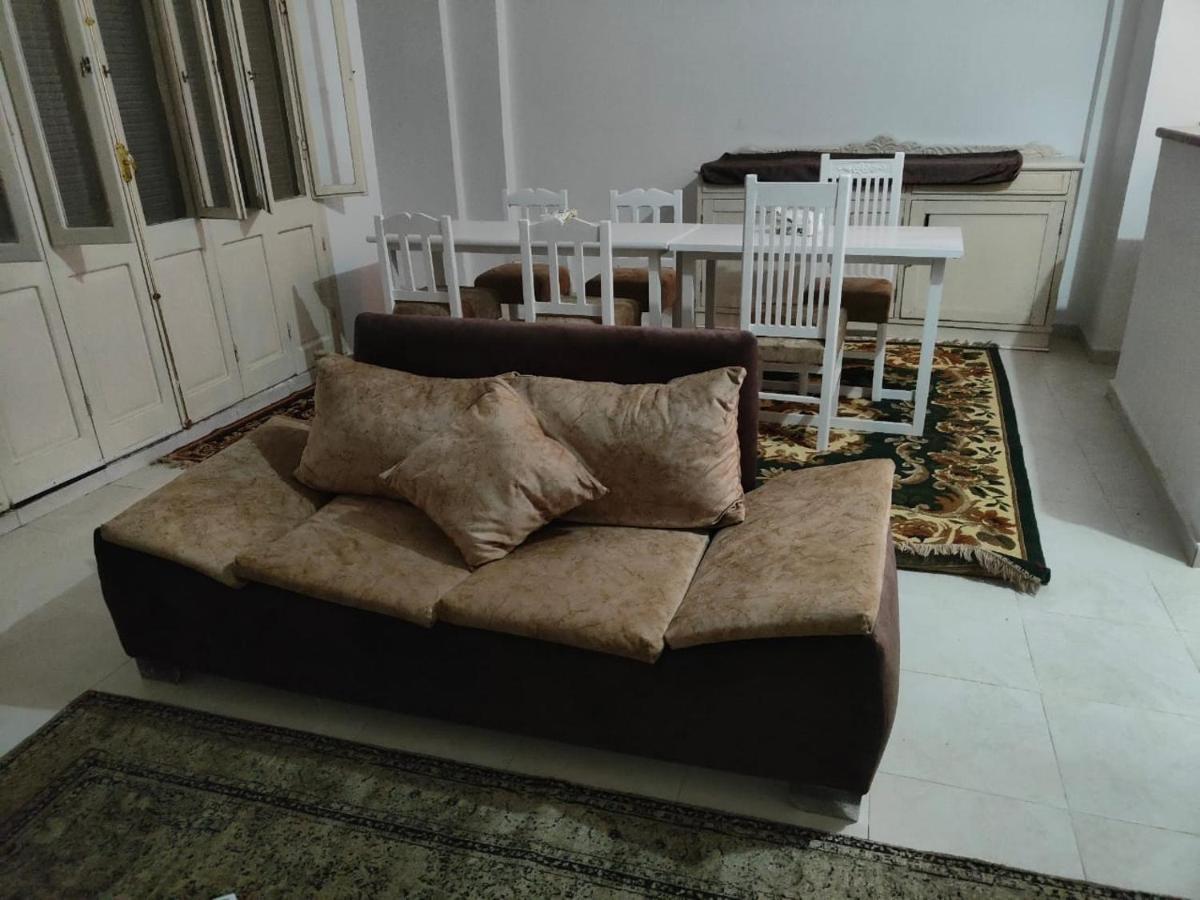 Apartment Happy